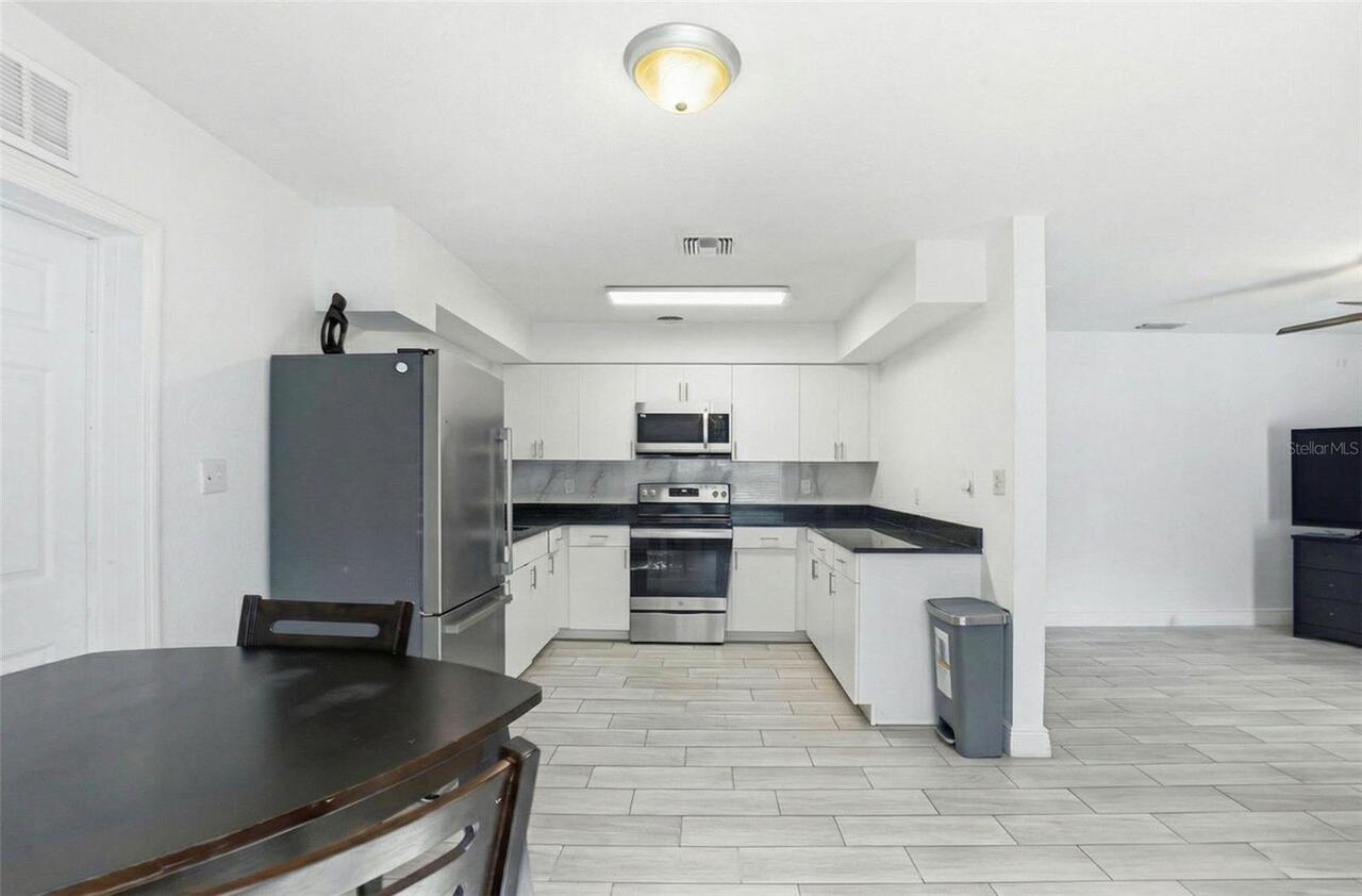 Listing Photo 9