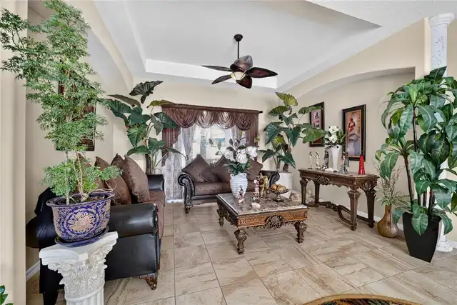 Listing Photo 11