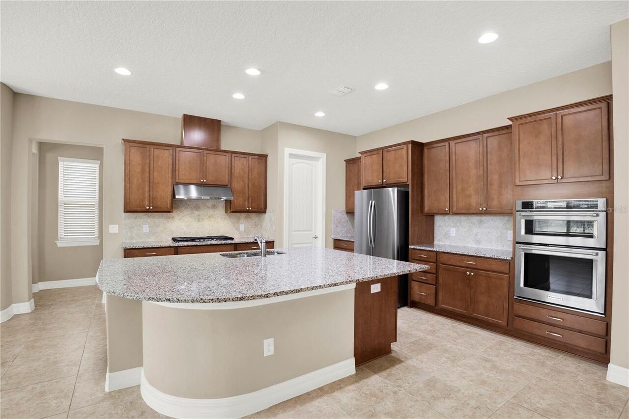 Listing Photo 11