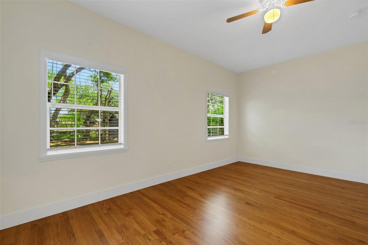 Listing Photo 14