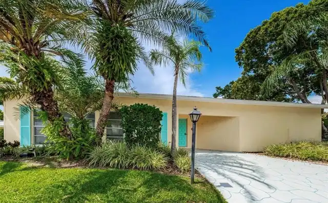 Listing Photo 12