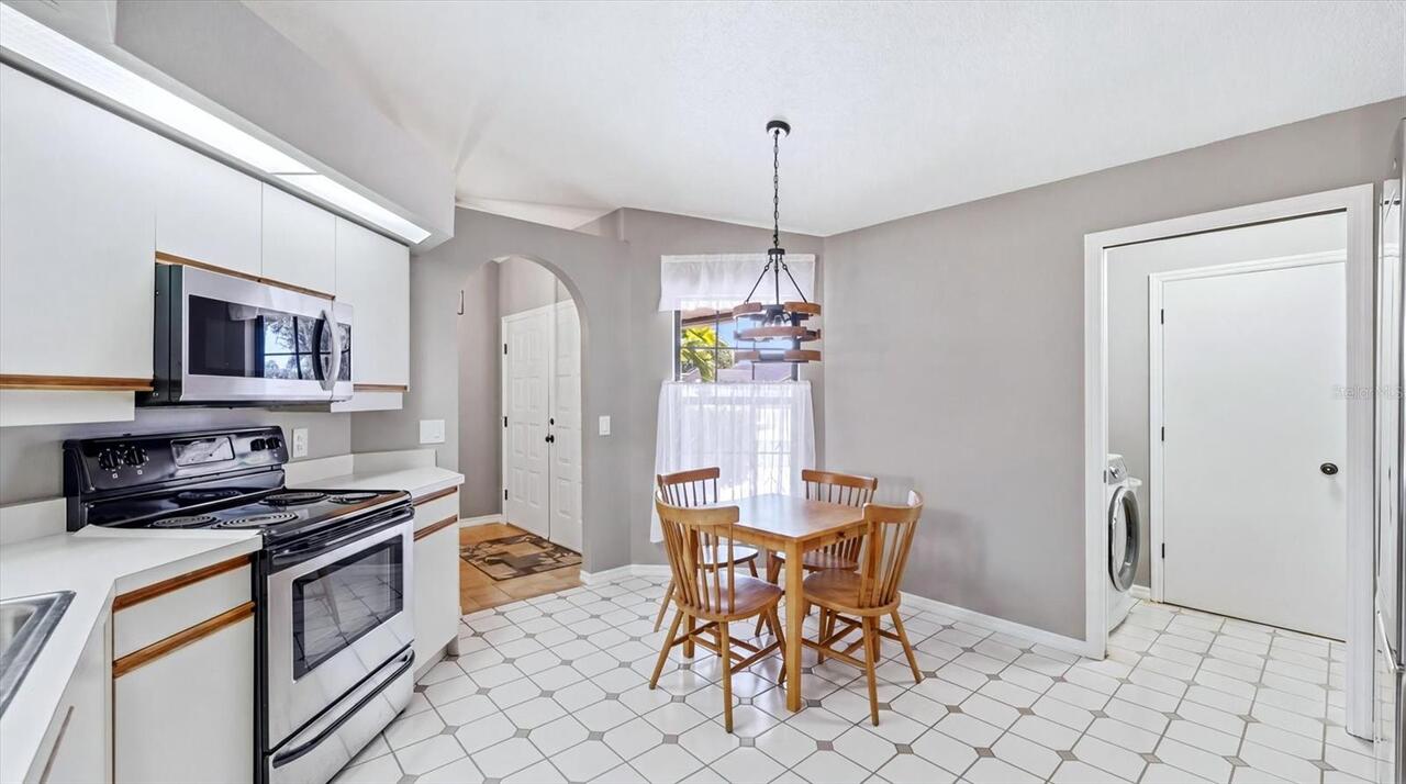 Listing Photo 12