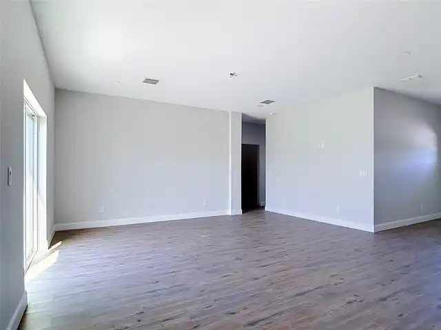 Listing Photo 20