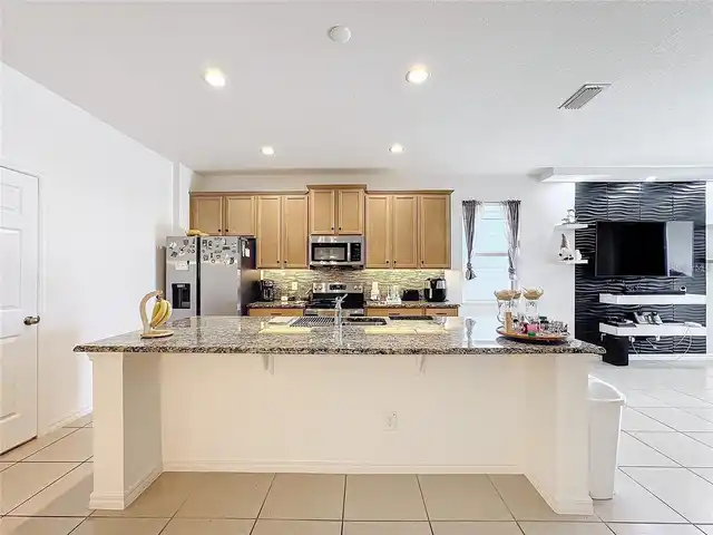Listing Photo 9