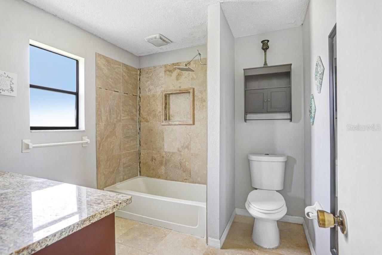 Listing Photo 14
