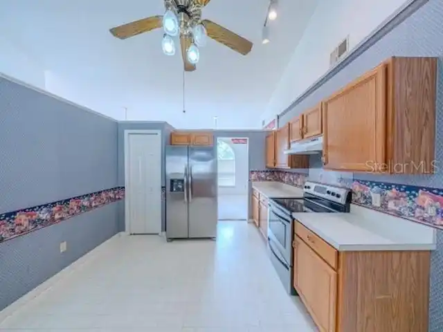 Listing Photo 8