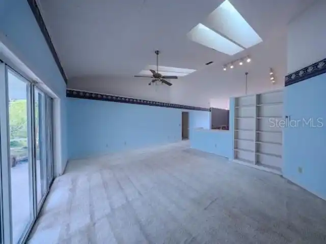 Listing Photo 12