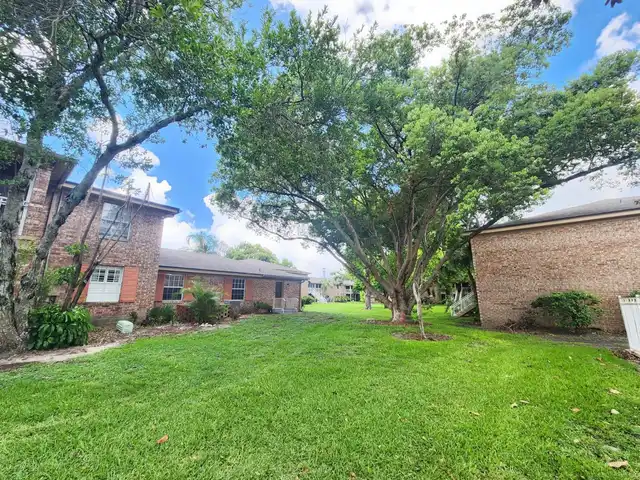 Listing Photo 12