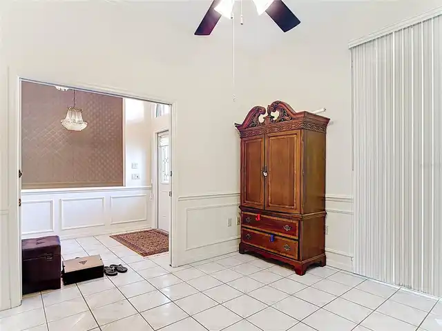 Listing Photo 11