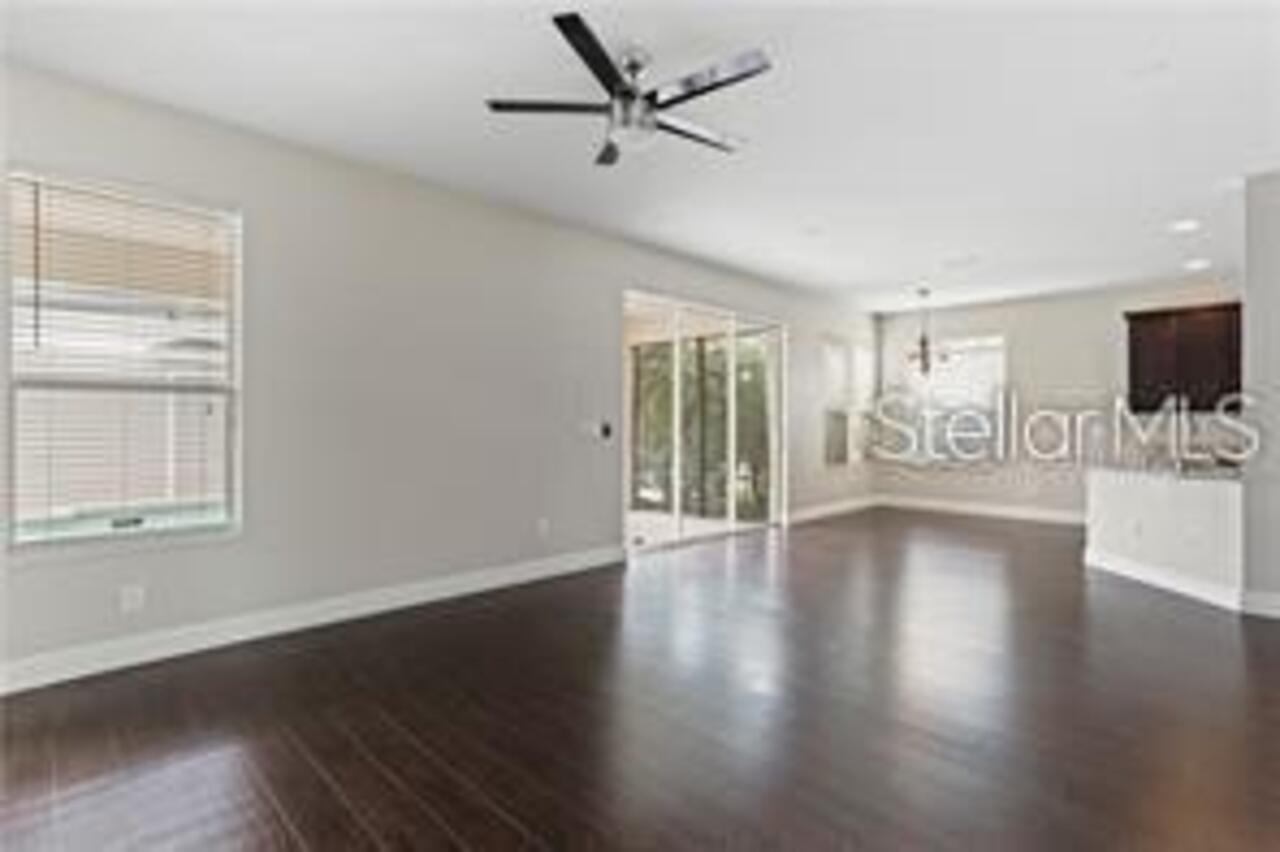 Listing Photo 8