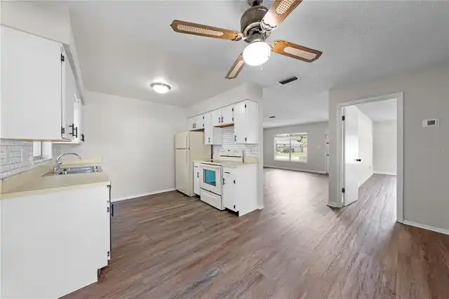 Listing Photo 16