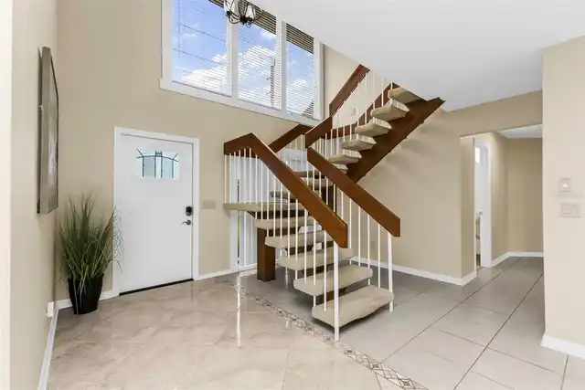 Listing Photo 16