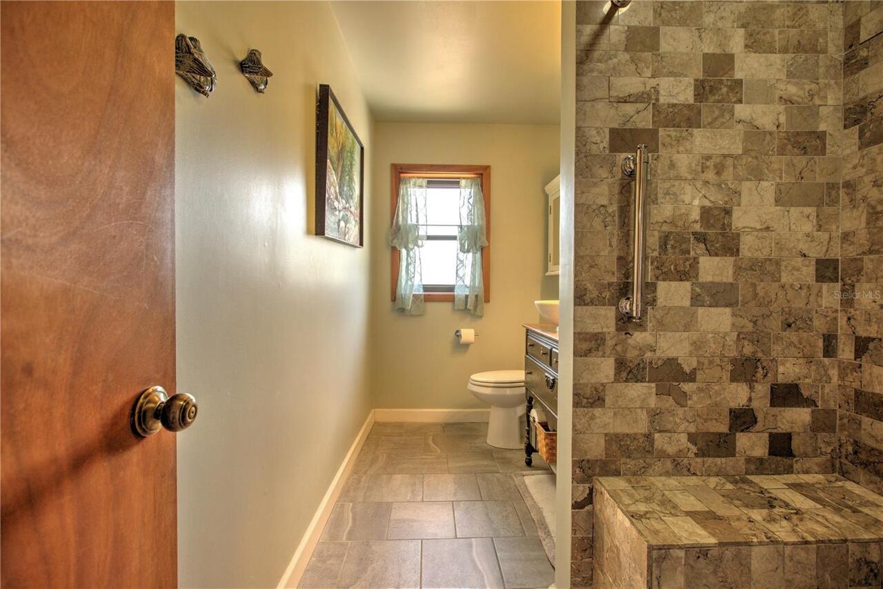 Listing Photo 14