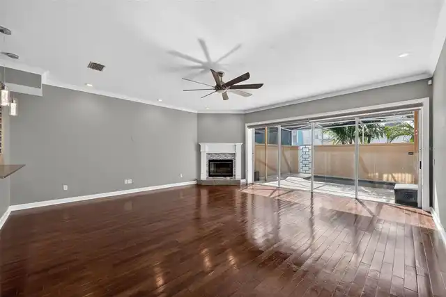 Listing Photo 14
