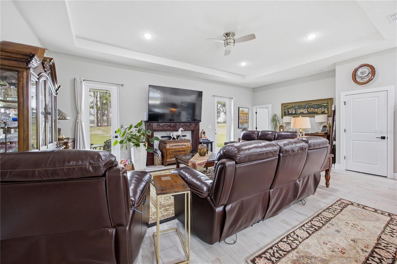 Listing Photo 8