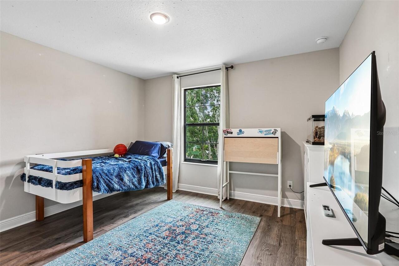 Listing Photo 16