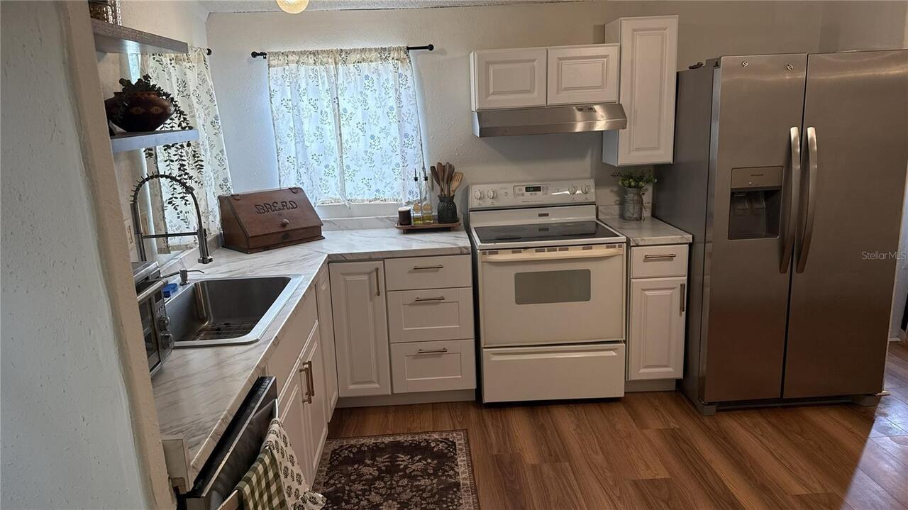 Listing Photo 8