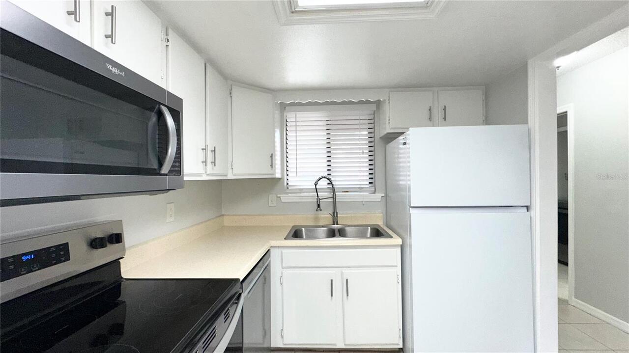 Listing Photo 11
