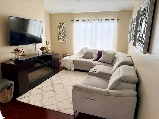Listing Photo 8