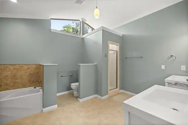 Listing Photo 34