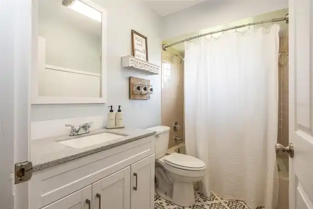 Listing Photo 15