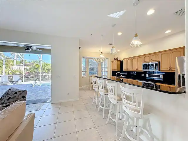 Listing Photo 14