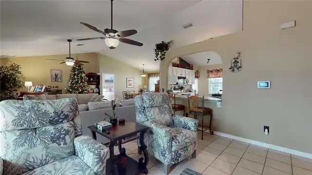 Listing Photo 12