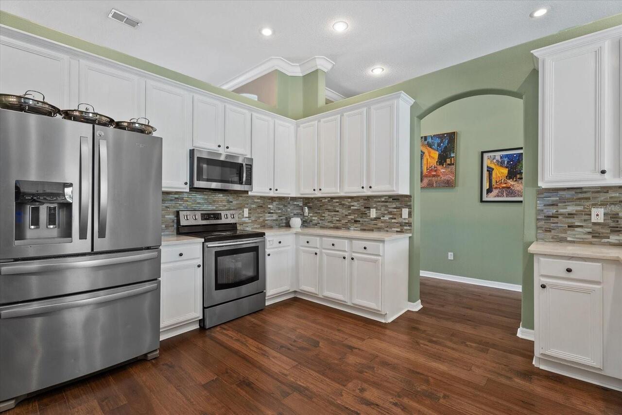 Listing Photo 12