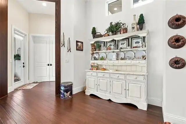 Listing Photo 17