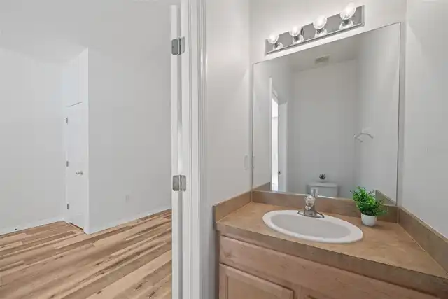 Listing Photo 10