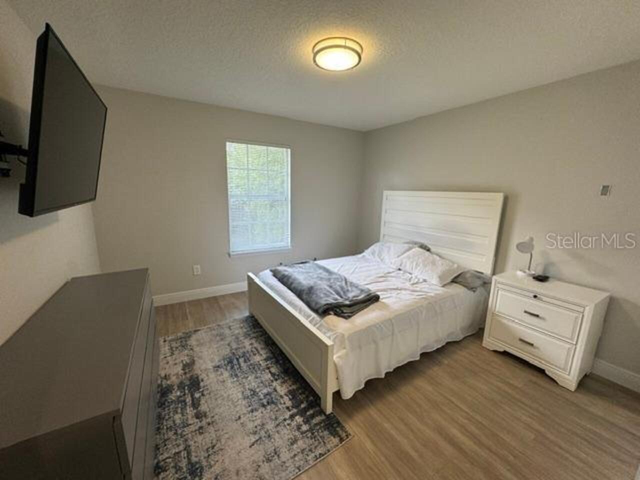 Listing Photo 12