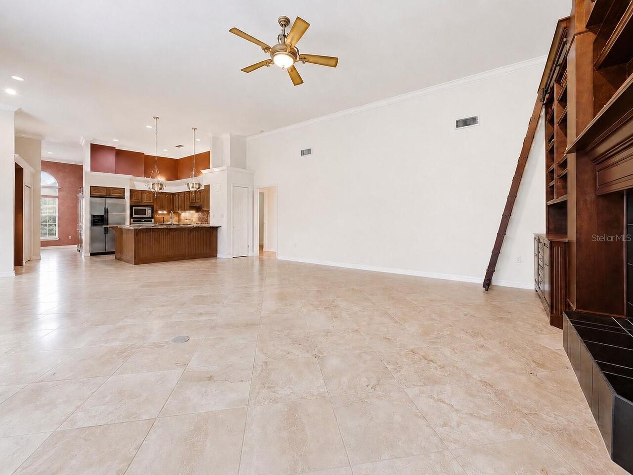 Listing Photo 14