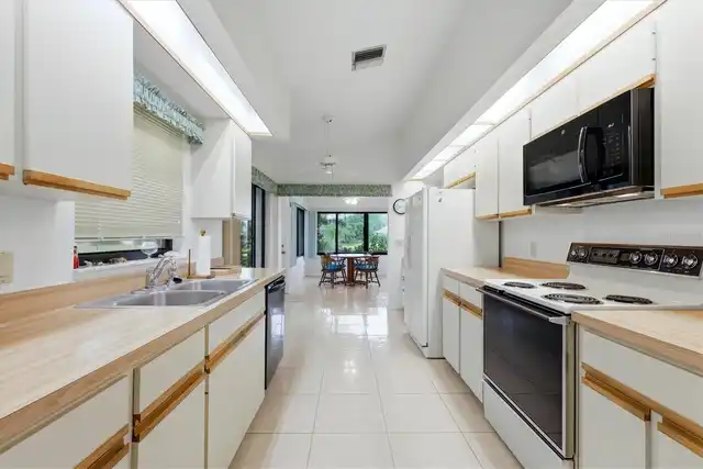 Listing Photo 19