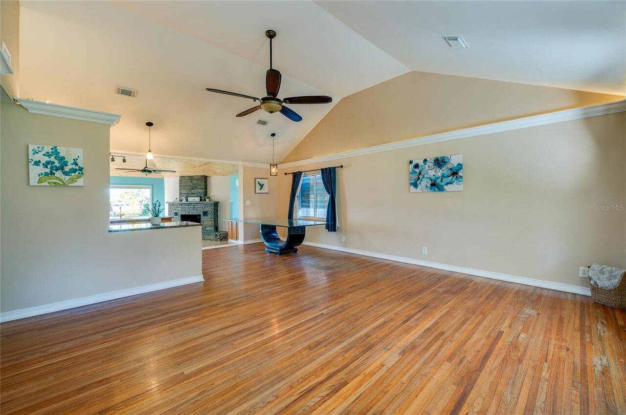 Listing Photo 8