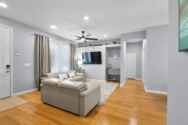 Listing Photo 6