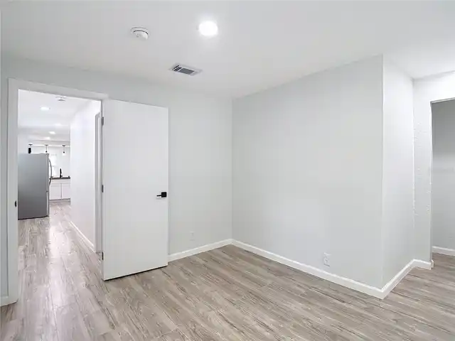 Listing Photo 35