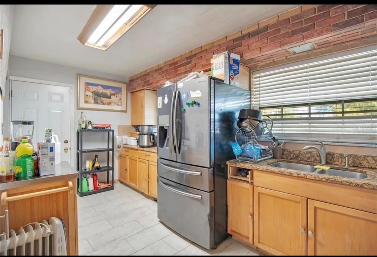 Listing Photo 8