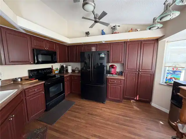Listing Photo 15