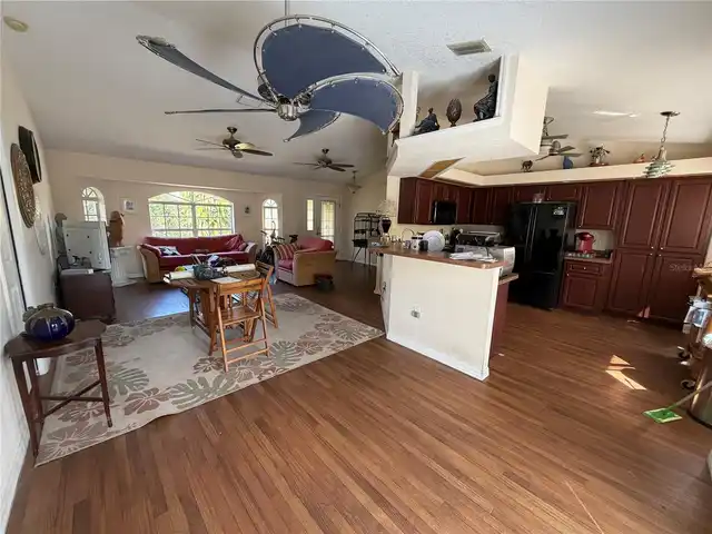 Listing Photo 19