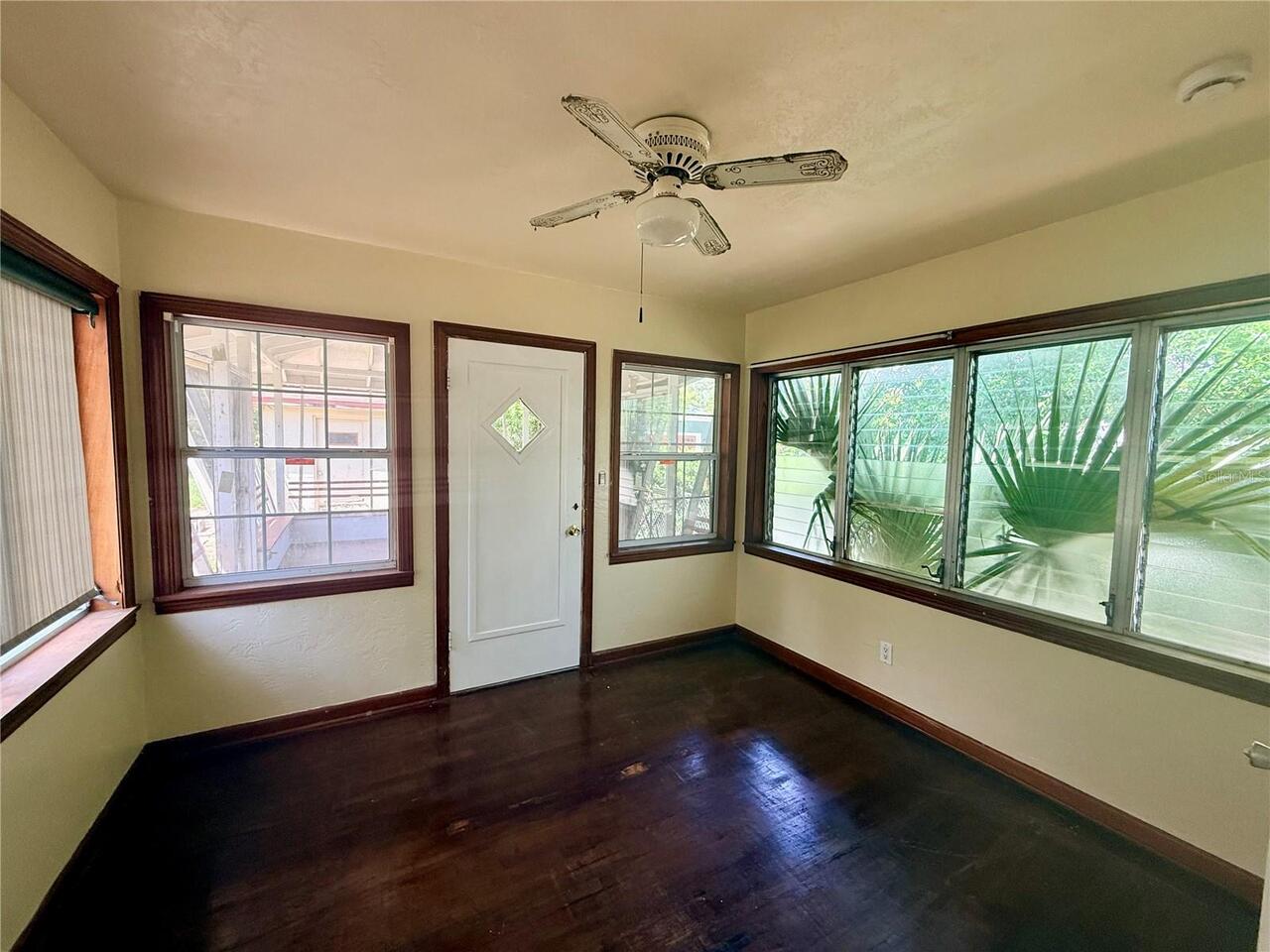 Listing Photo 14