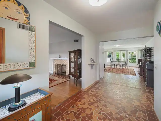 Listing Photo 5