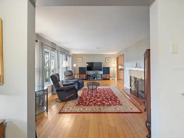 Listing Photo 7