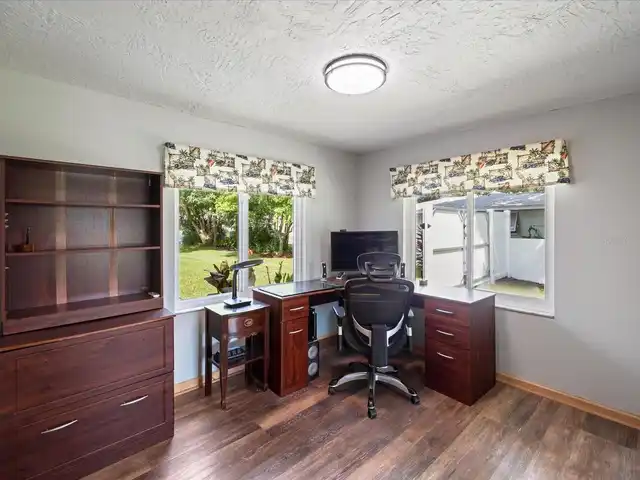 Listing Photo 15