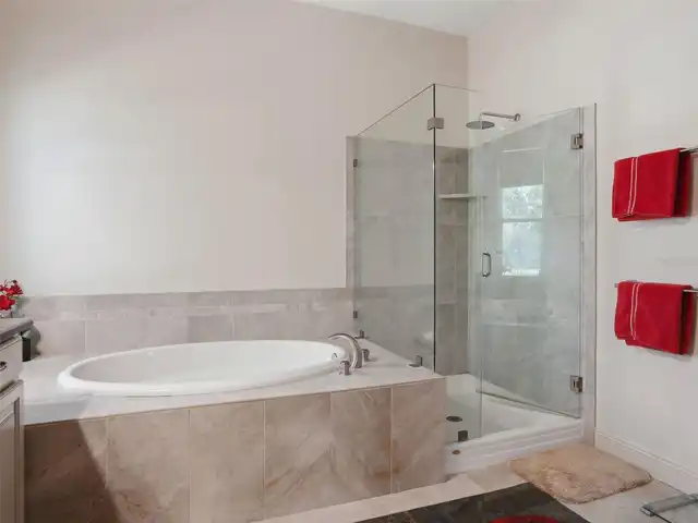 Listing Photo 12