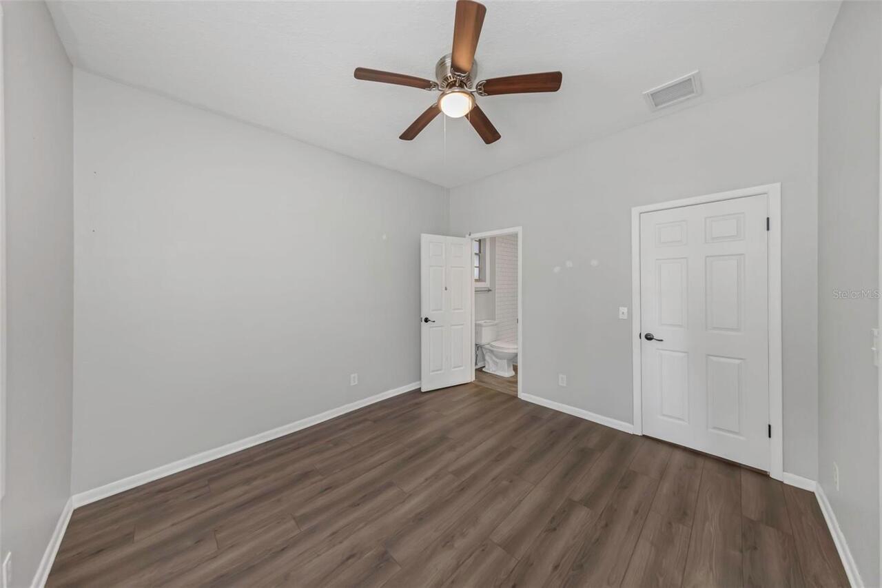 Listing Photo 9