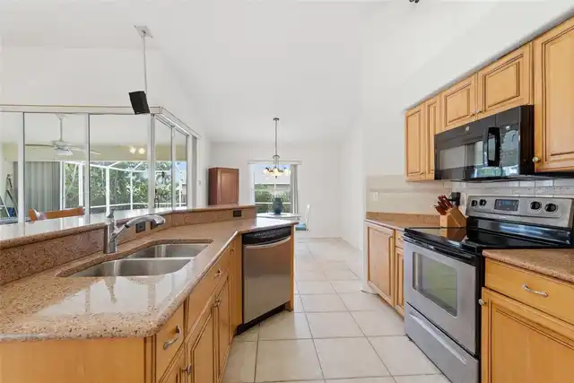 Listing Photo 18