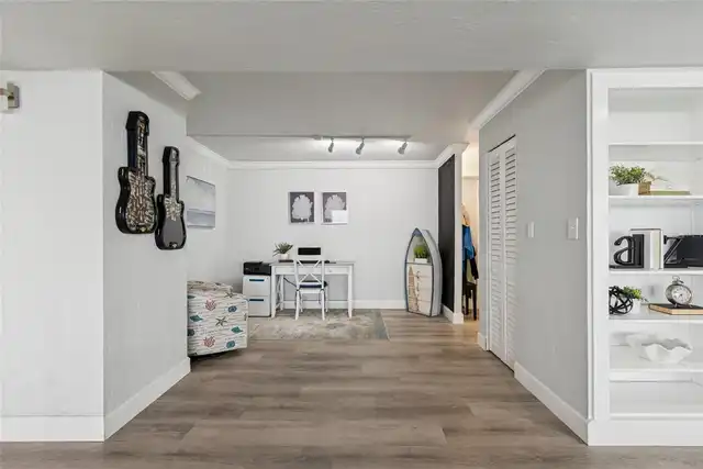 Listing Photo 10
