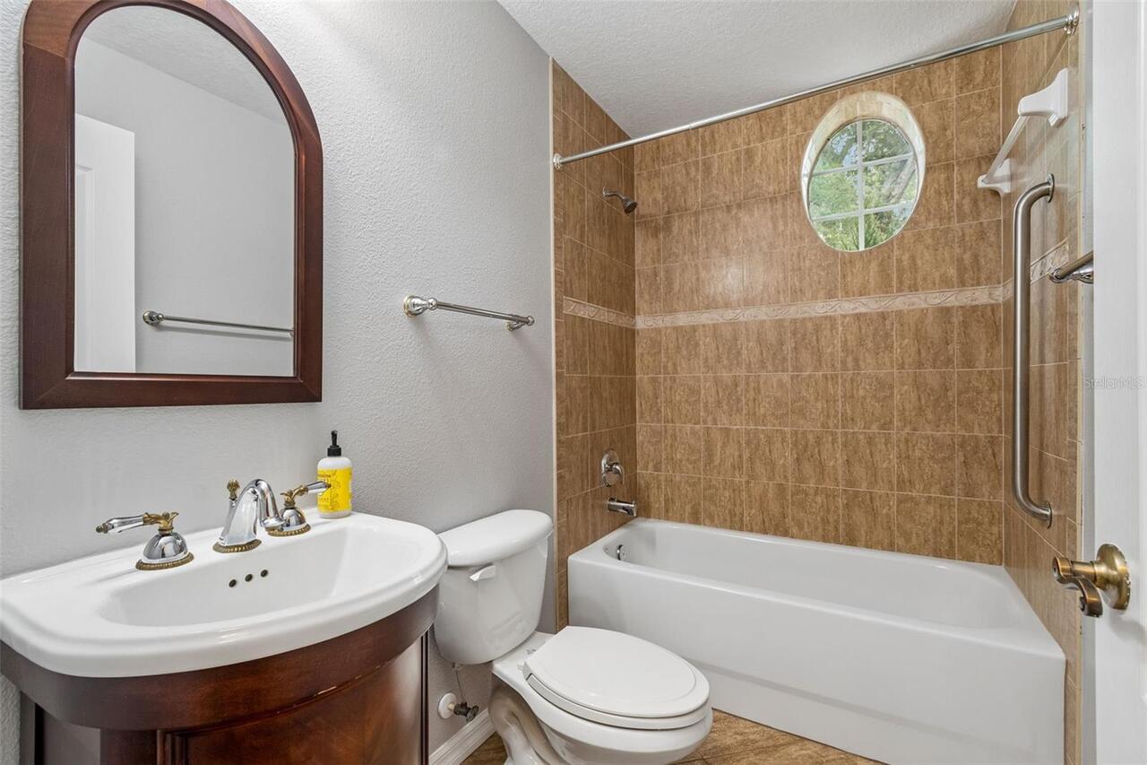 Listing Photo 16