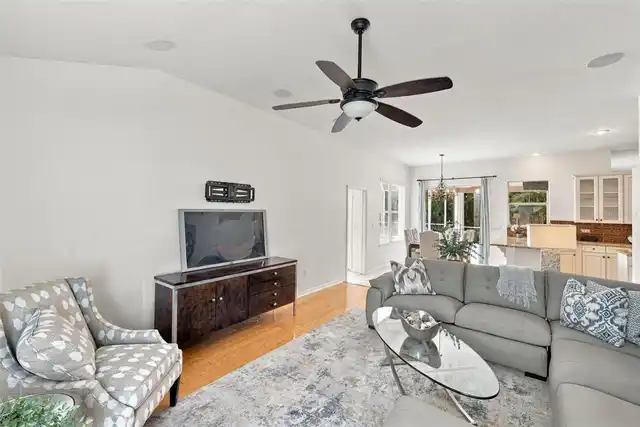 Listing Photo 21