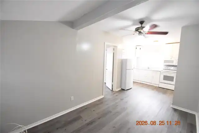 Listing Photo 14